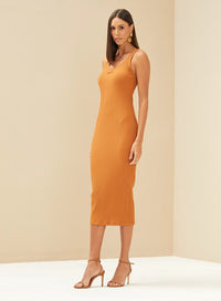 Vestido Canelado Midi com Detalhe em Logo