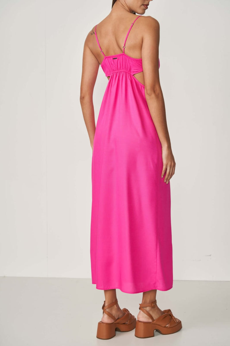 vestido rosa abertura lateral colcci